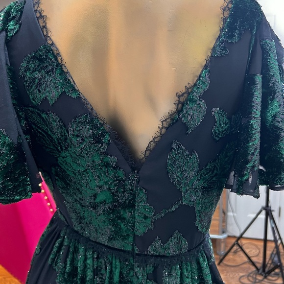 Marchesa Notte Gown NWT. - Picture 6 of 10